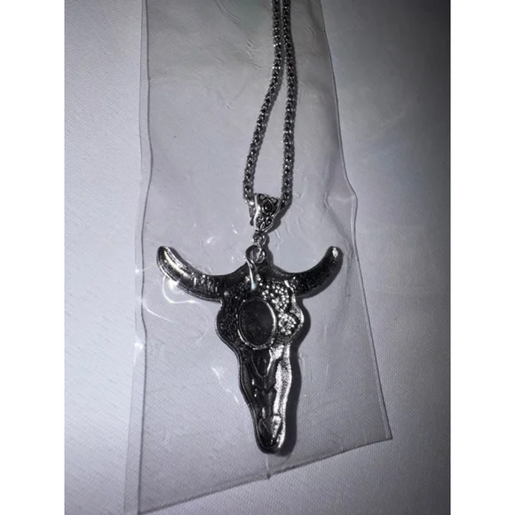 Western Cow Skull Necklace White Stone Silver Bull Head Pendant Boho Cowgirl 🤠 - Picture 5 of 5